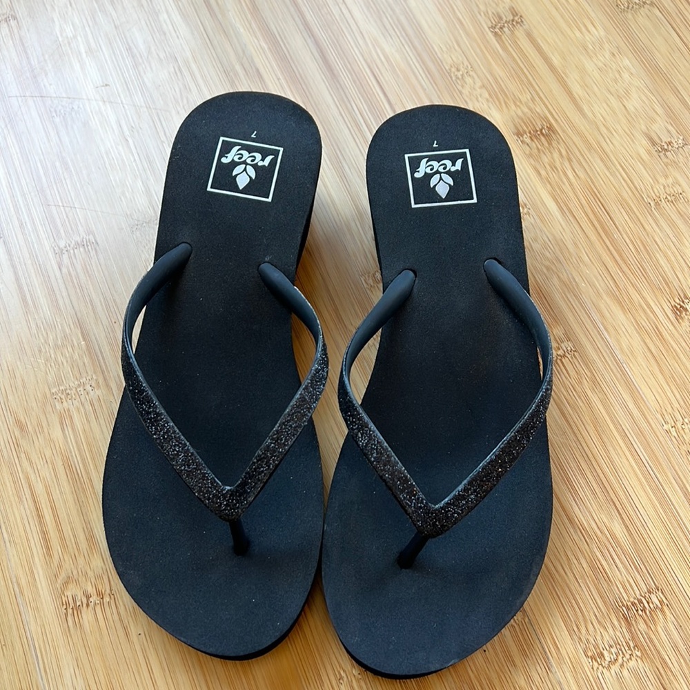 Reef wedge flip flops